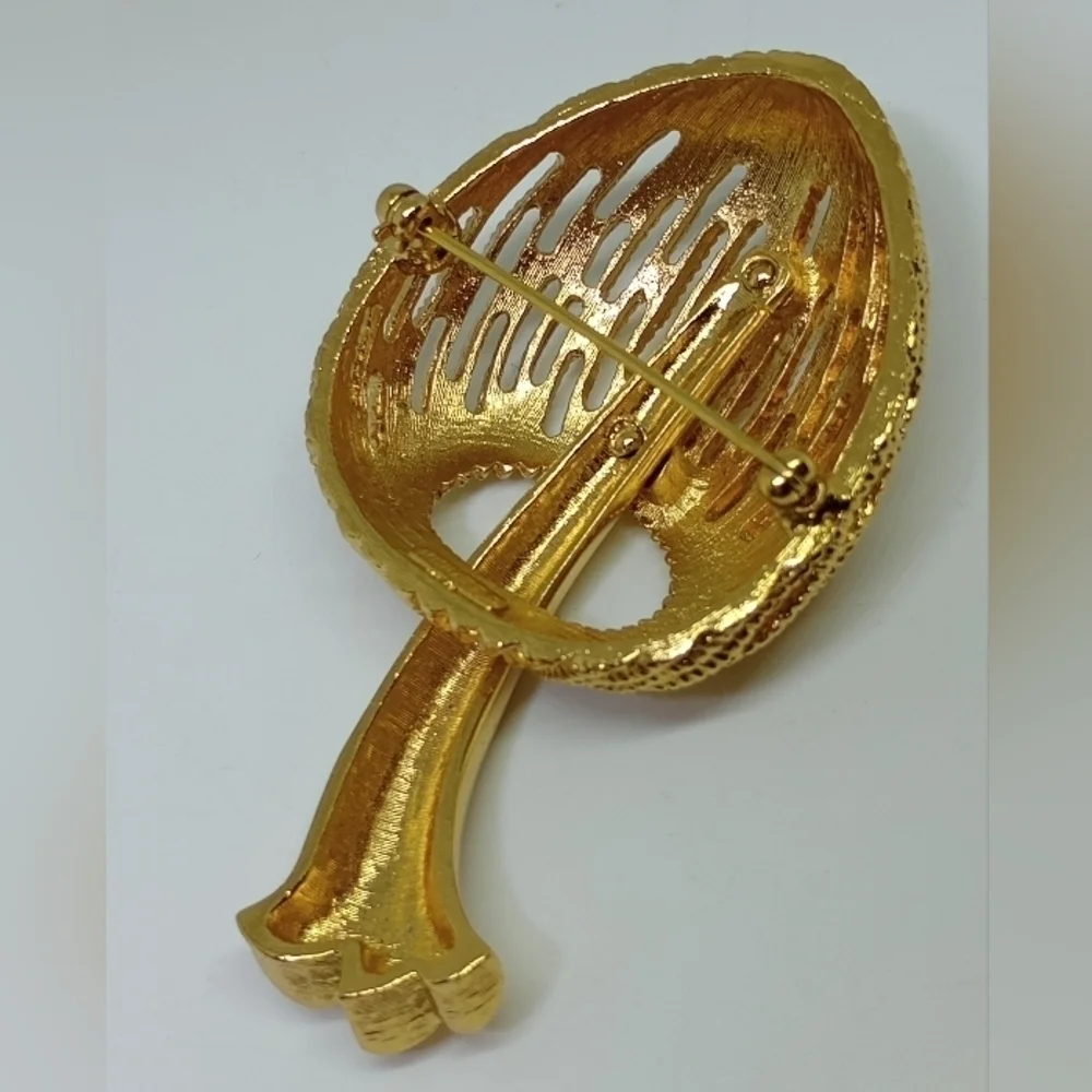 * vintage signed Monet gold tone Mushroom pin brooch